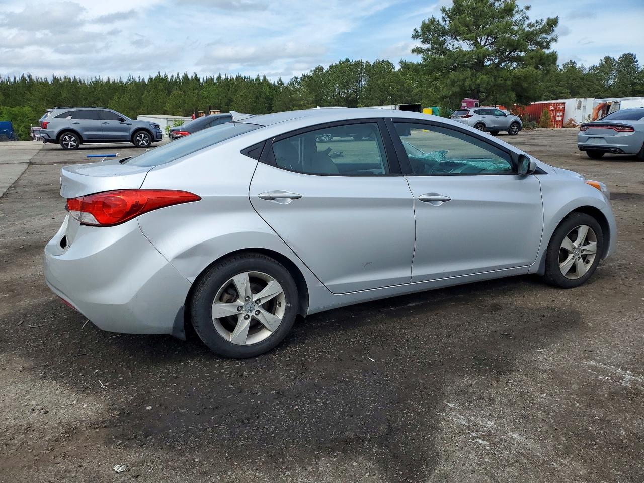 2013 HYUNDAI ELANTRA GLS photo 3