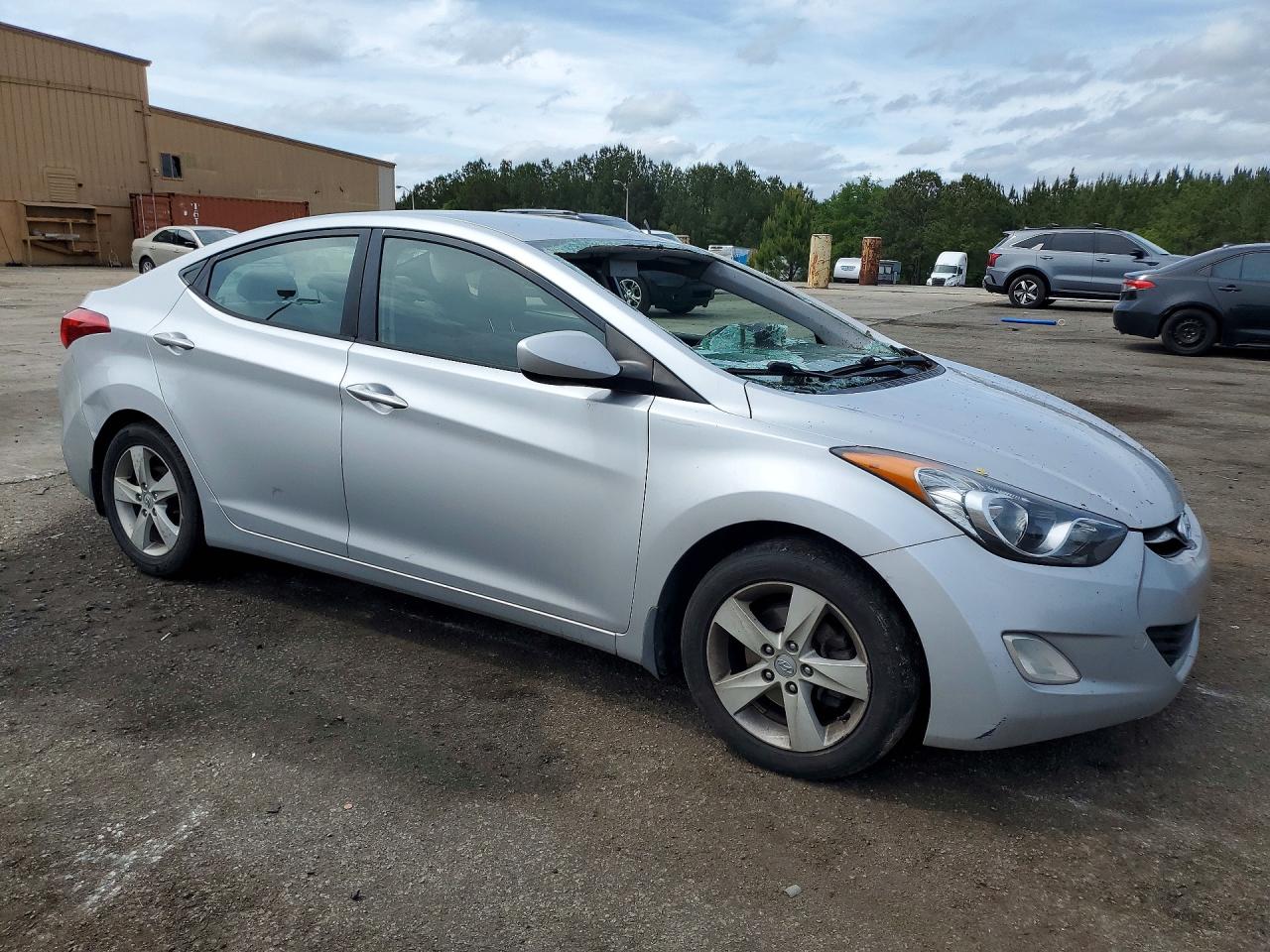 2013 HYUNDAI ELANTRA GLS photo 4