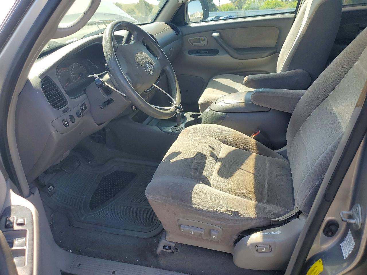2003 TOYOTA SEQUOIA SR5 photo 13