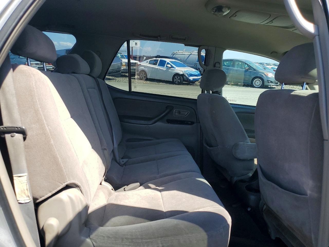 2003 TOYOTA SEQUOIA SR5 photo 21