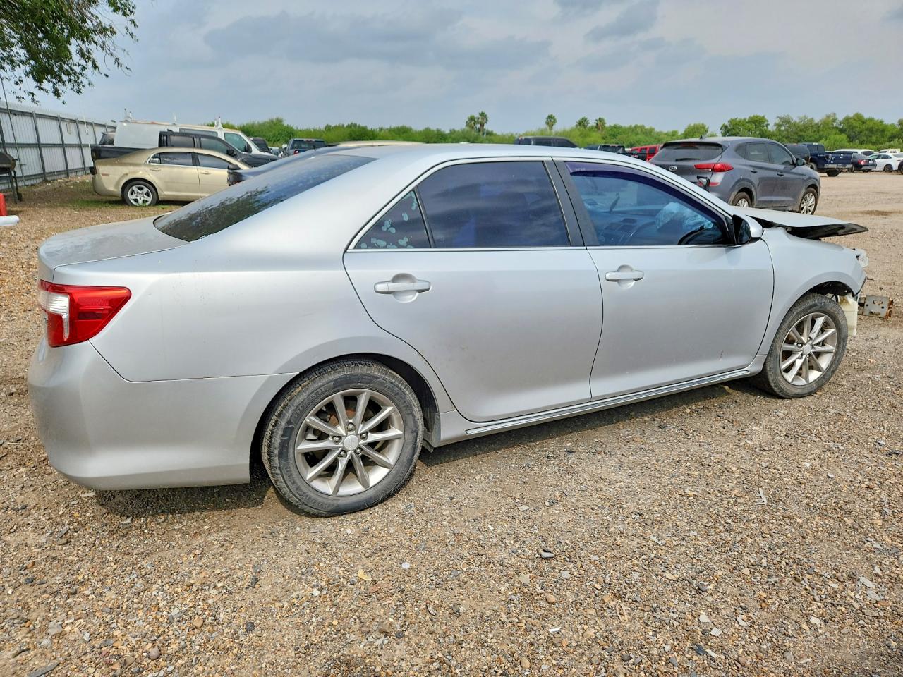 2014 TOYOTA CAMRY LE photo 5