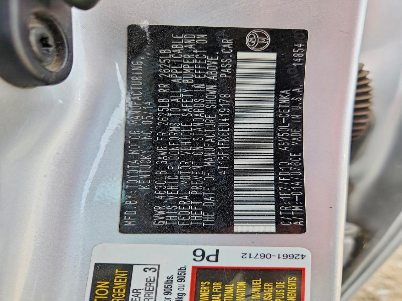 2014 TOYOTA CAMRY LE photo 25
