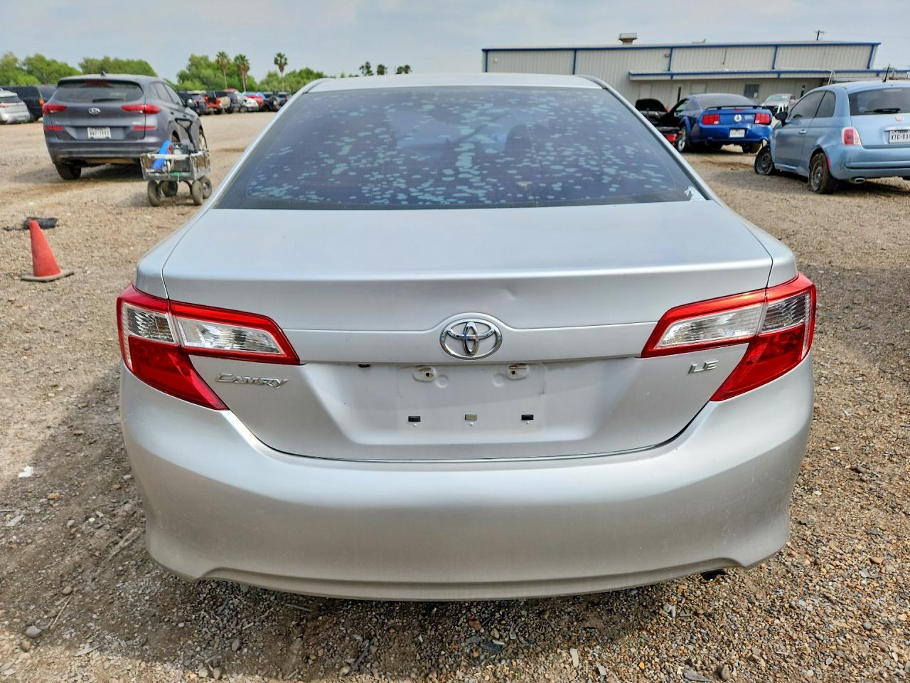 2014 TOYOTA CAMRY LE photo 11