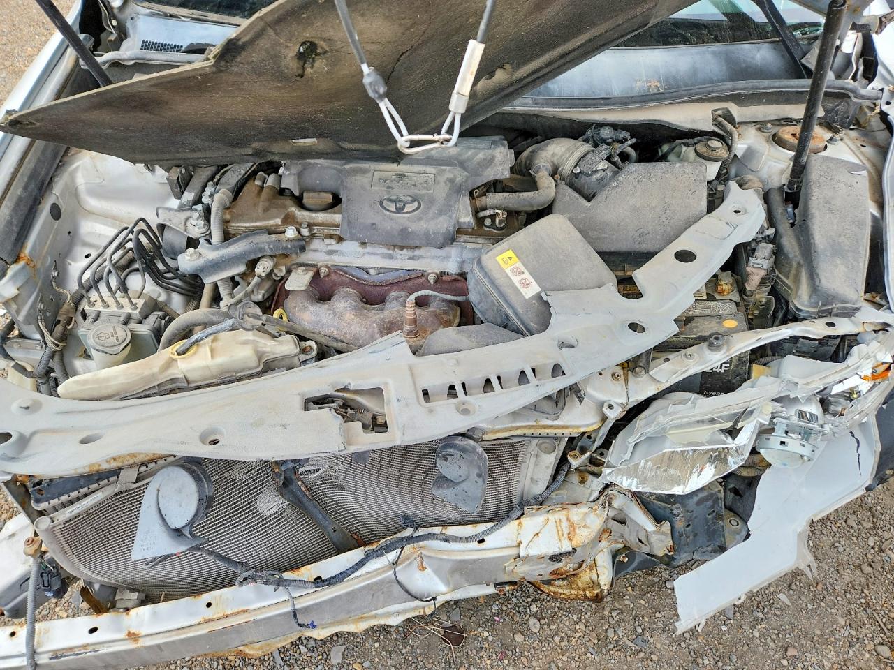 2014 TOYOTA CAMRY LE photo 21
