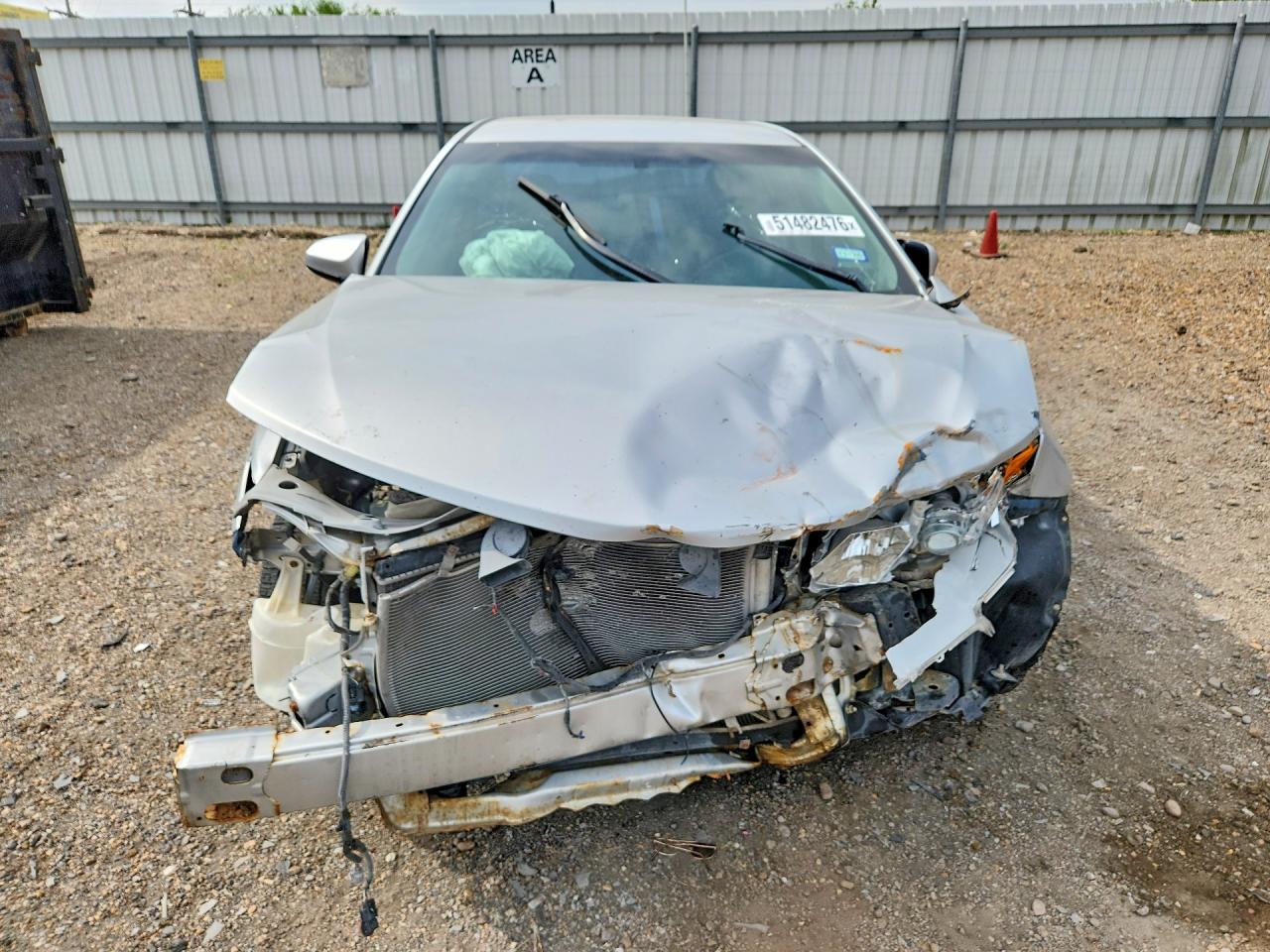 2014 TOYOTA CAMRY LE photo 9
