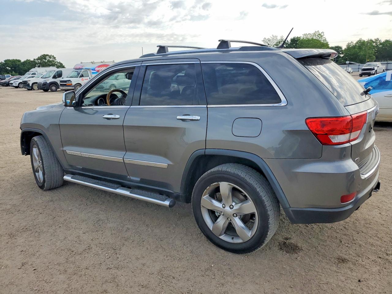 2012 JEEP GRAND CHEROKEE OVERLAND photo 3