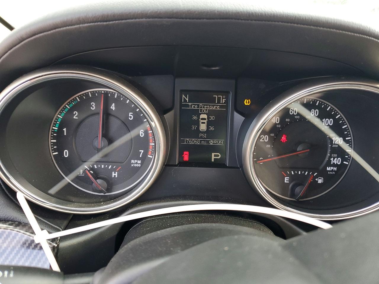 2012 JEEP GRAND CHEROKEE OVERLAND photo 17