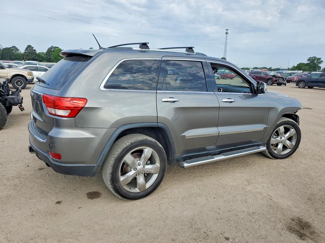 2012 JEEP GRAND CHEROKEE OVERLAND photo 5