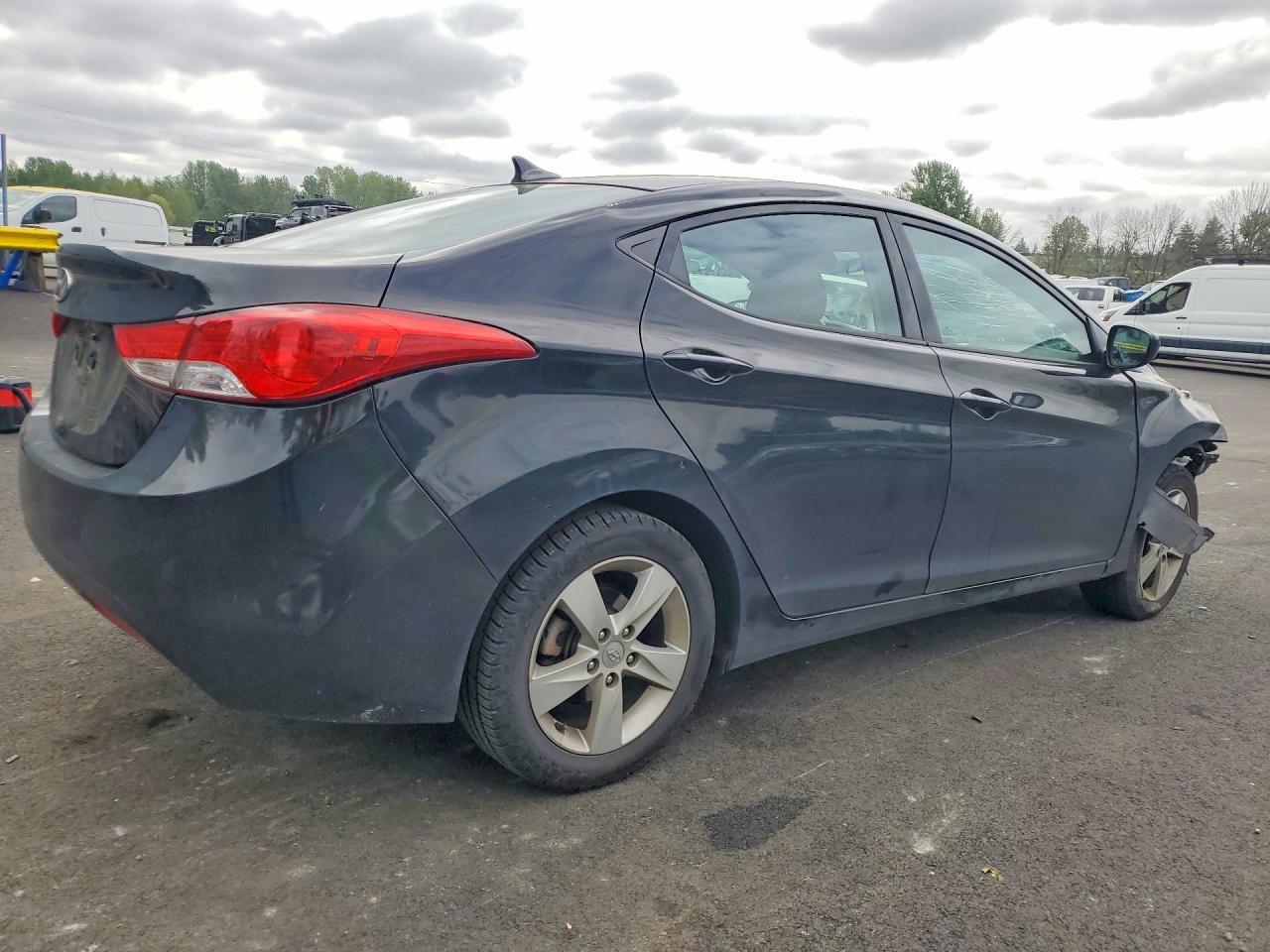 2013 HYUNDAI ELANTRA GLS photo 5