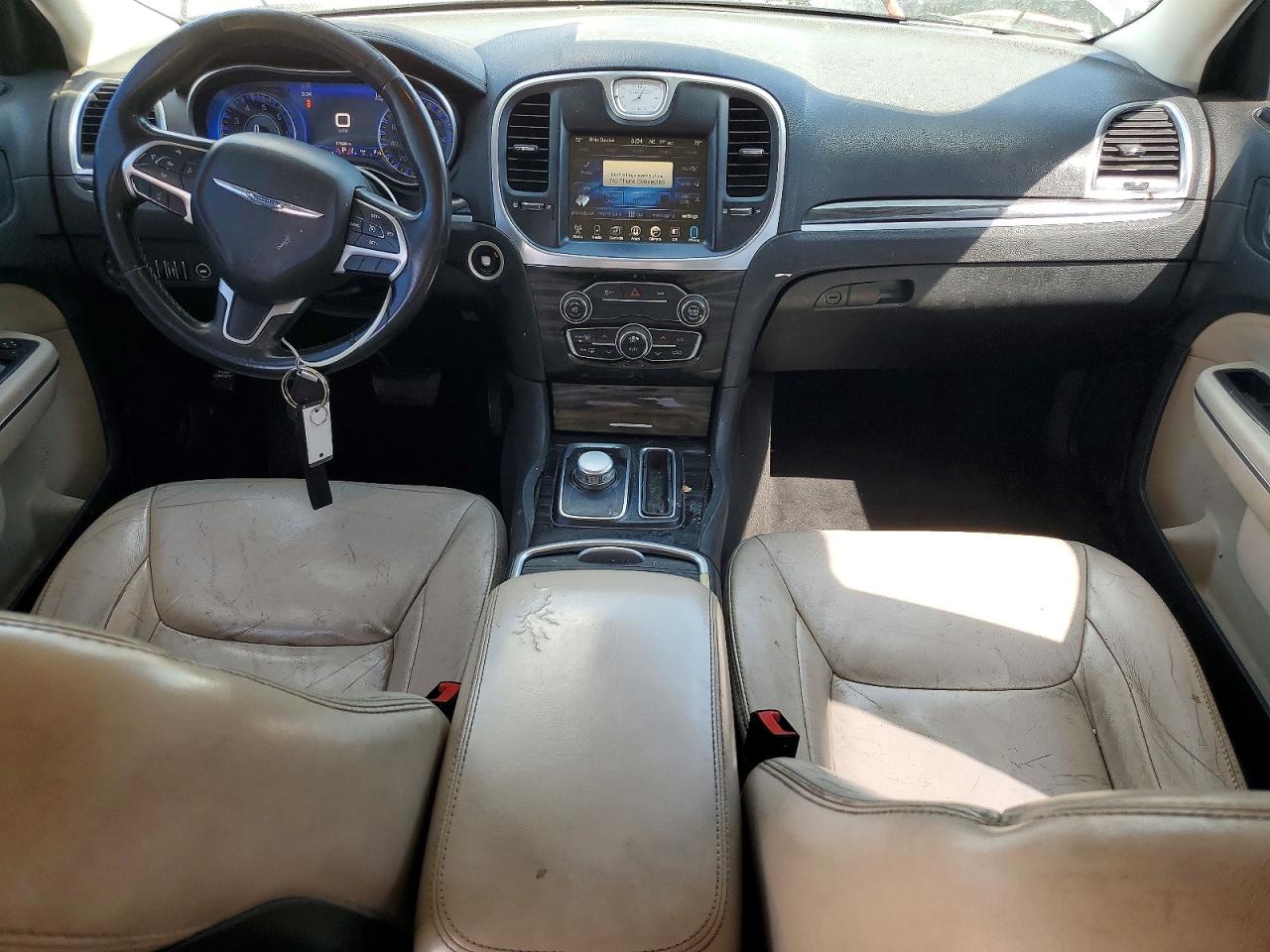 2015 CHRYSLER 300 photo 22