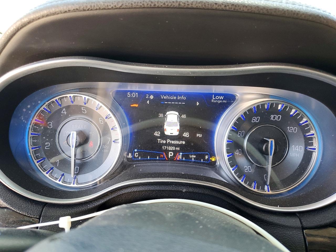 2015 CHRYSLER 300 photo 25