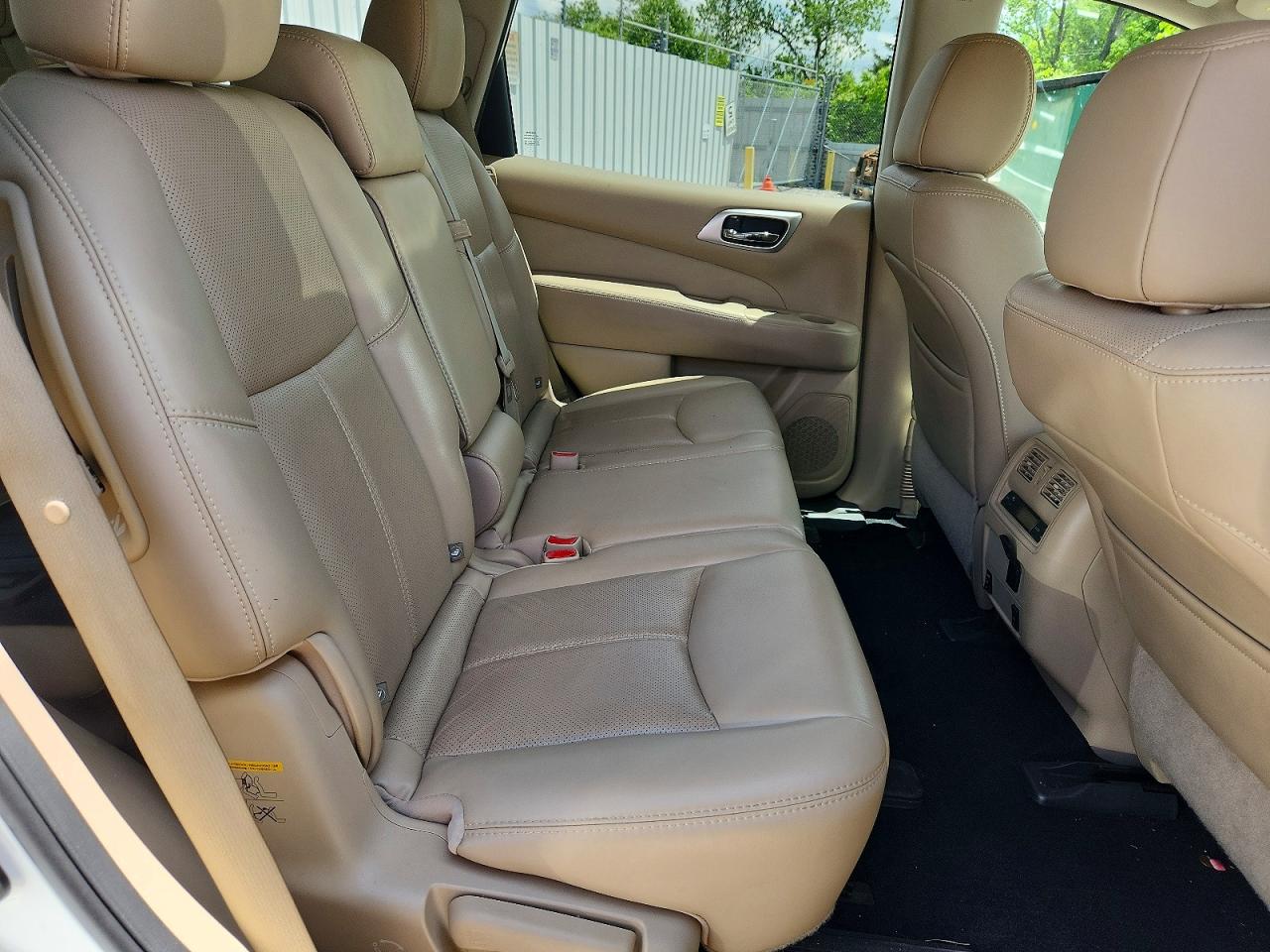 2017 NISSAN PATHFINDER PLATINUM photo 21