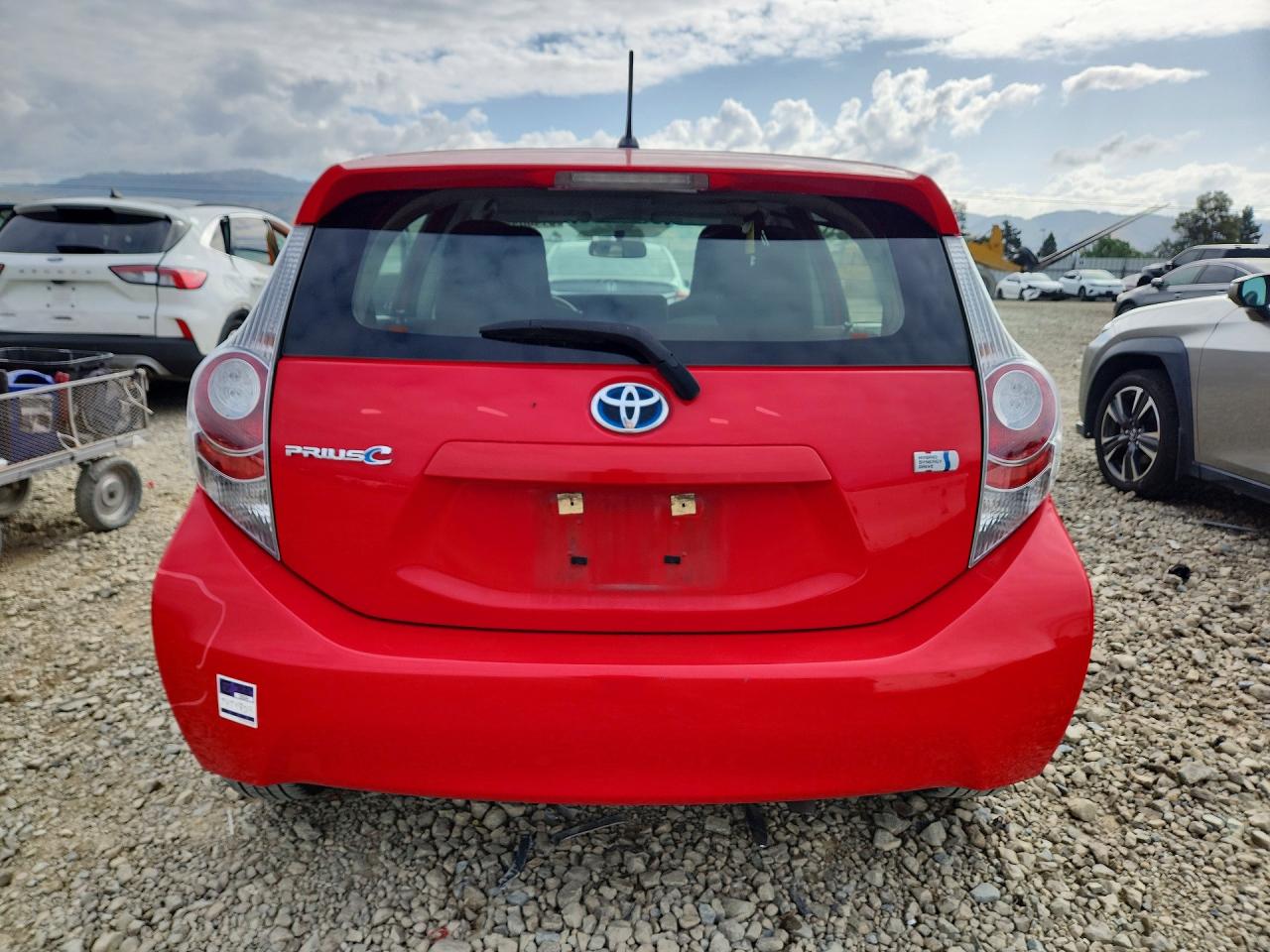 2014 TOYOTA PRIUS C ONE photo 6