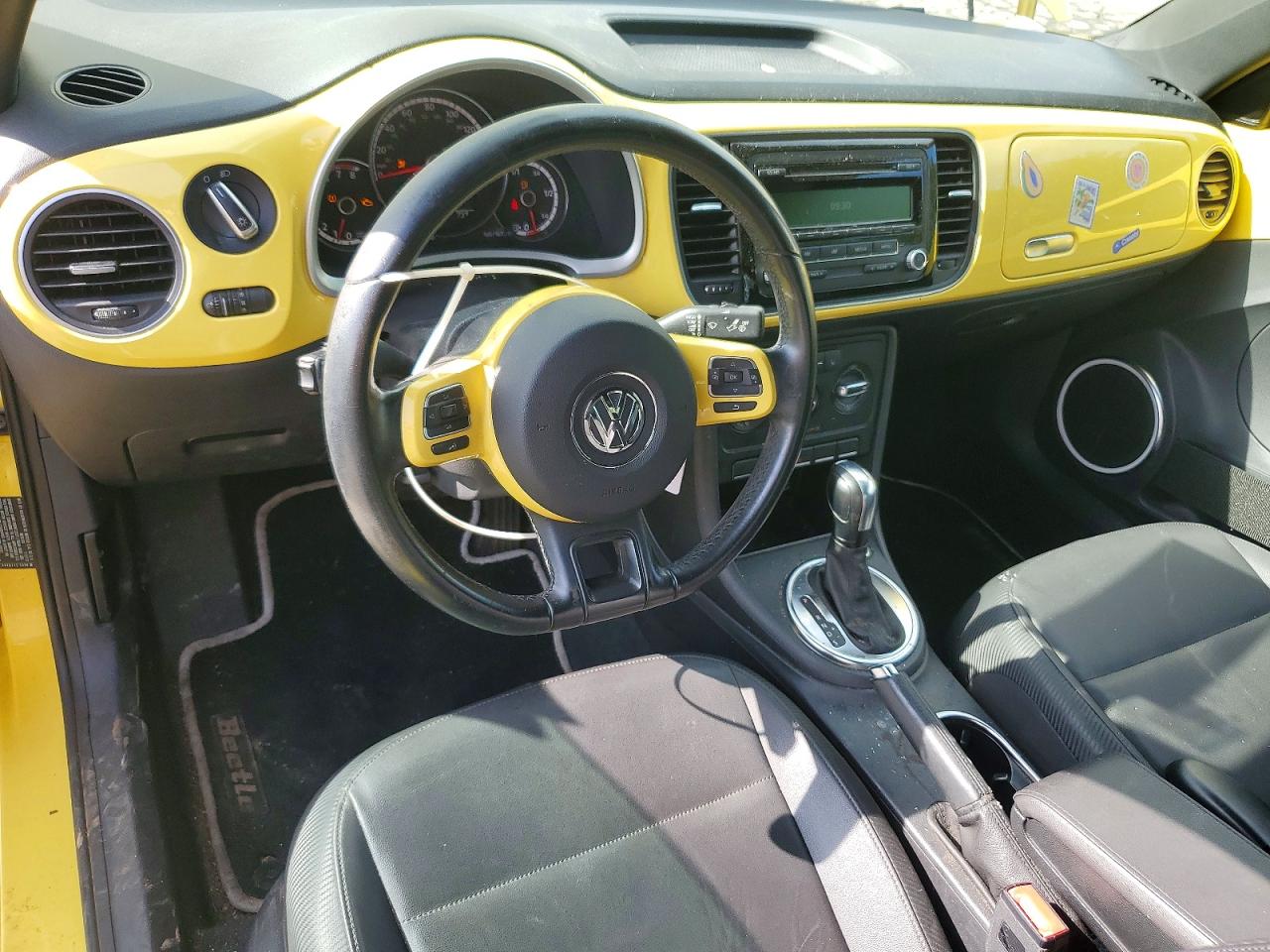 2014 VOLKSWAGEN BEETLE photo 15