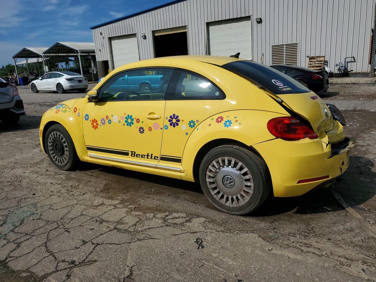2014 VOLKSWAGEN BEETLE photo 3