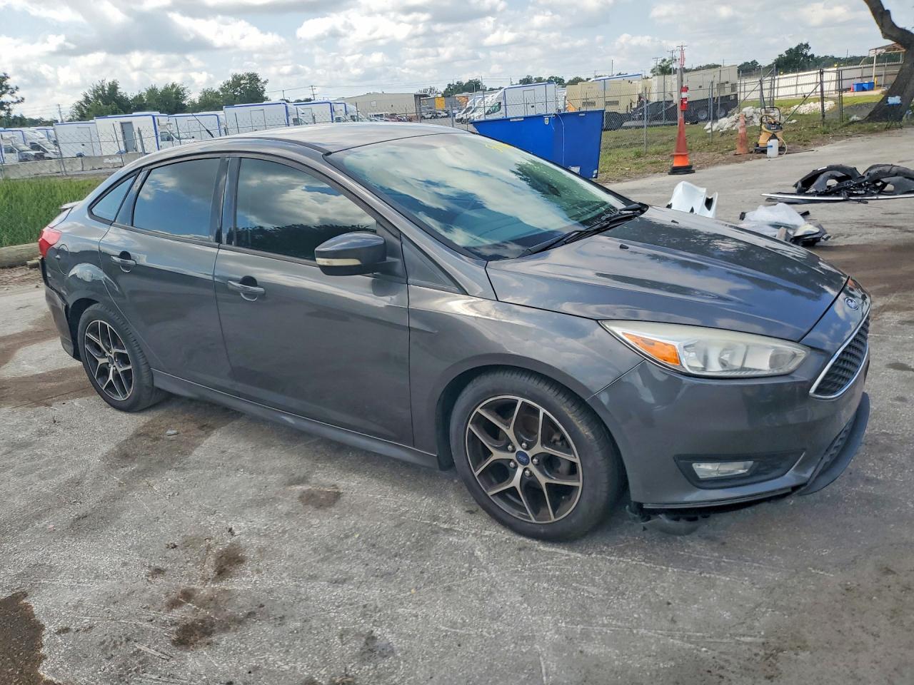 2015 FORD FOCUS SE photo 7