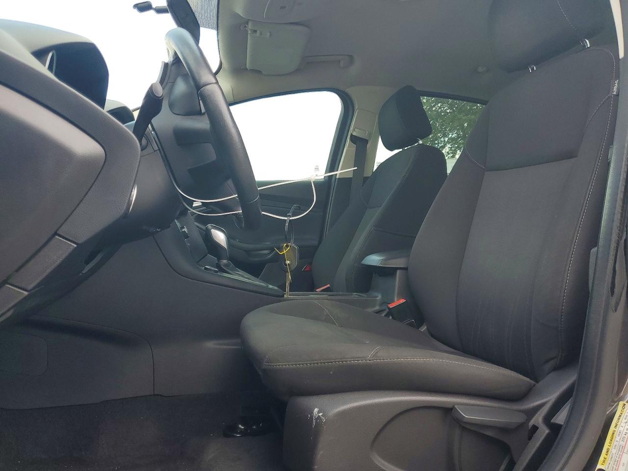 2015 FORD FOCUS SE photo 13