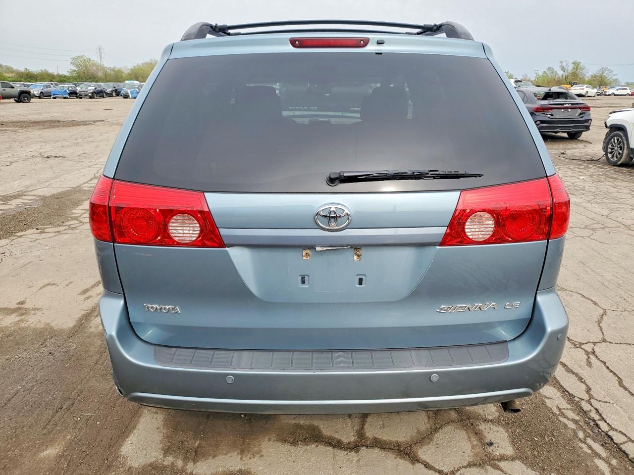 2008 TOYOTA SIENNA LE 7-PASSENGER photo 11
