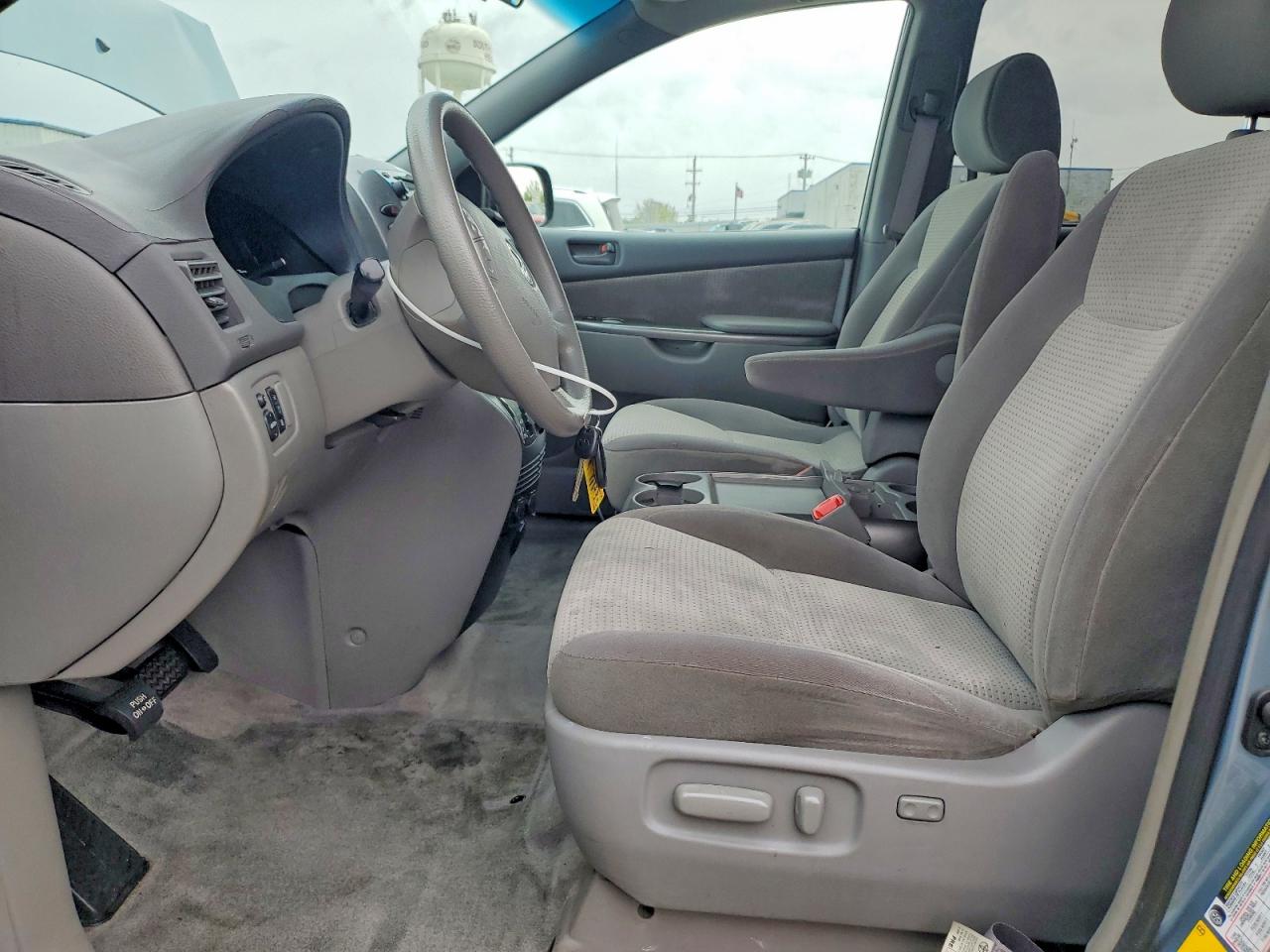 2008 TOYOTA SIENNA LE 7-PASSENGER photo 13