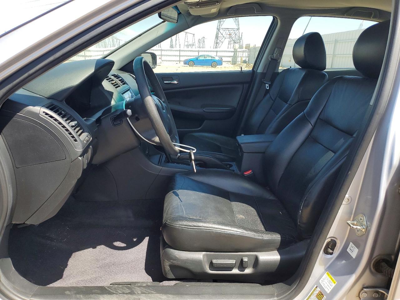 2004 HONDA ACCORD LX photo 7
