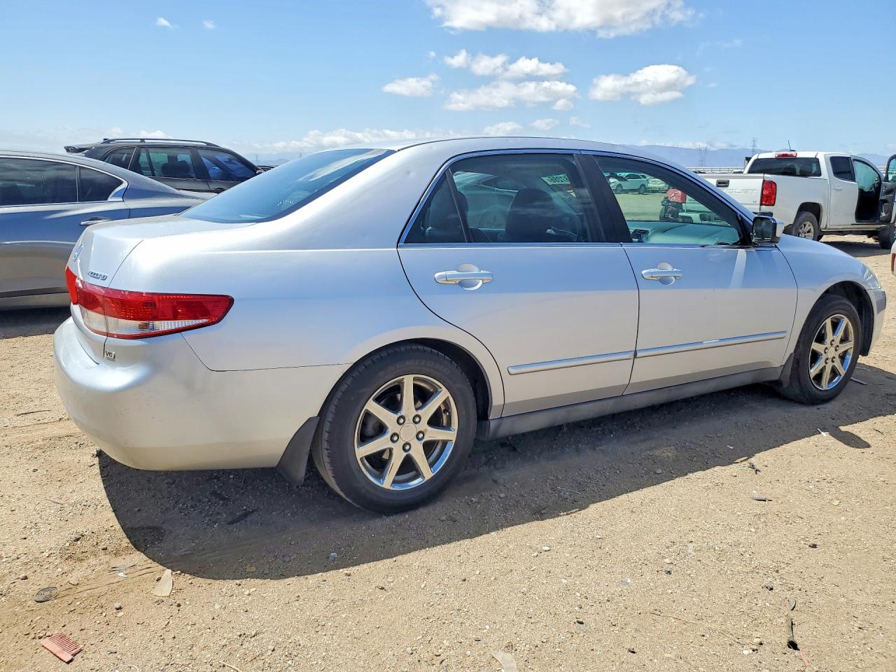 2004 HONDA ACCORD LX photo 3