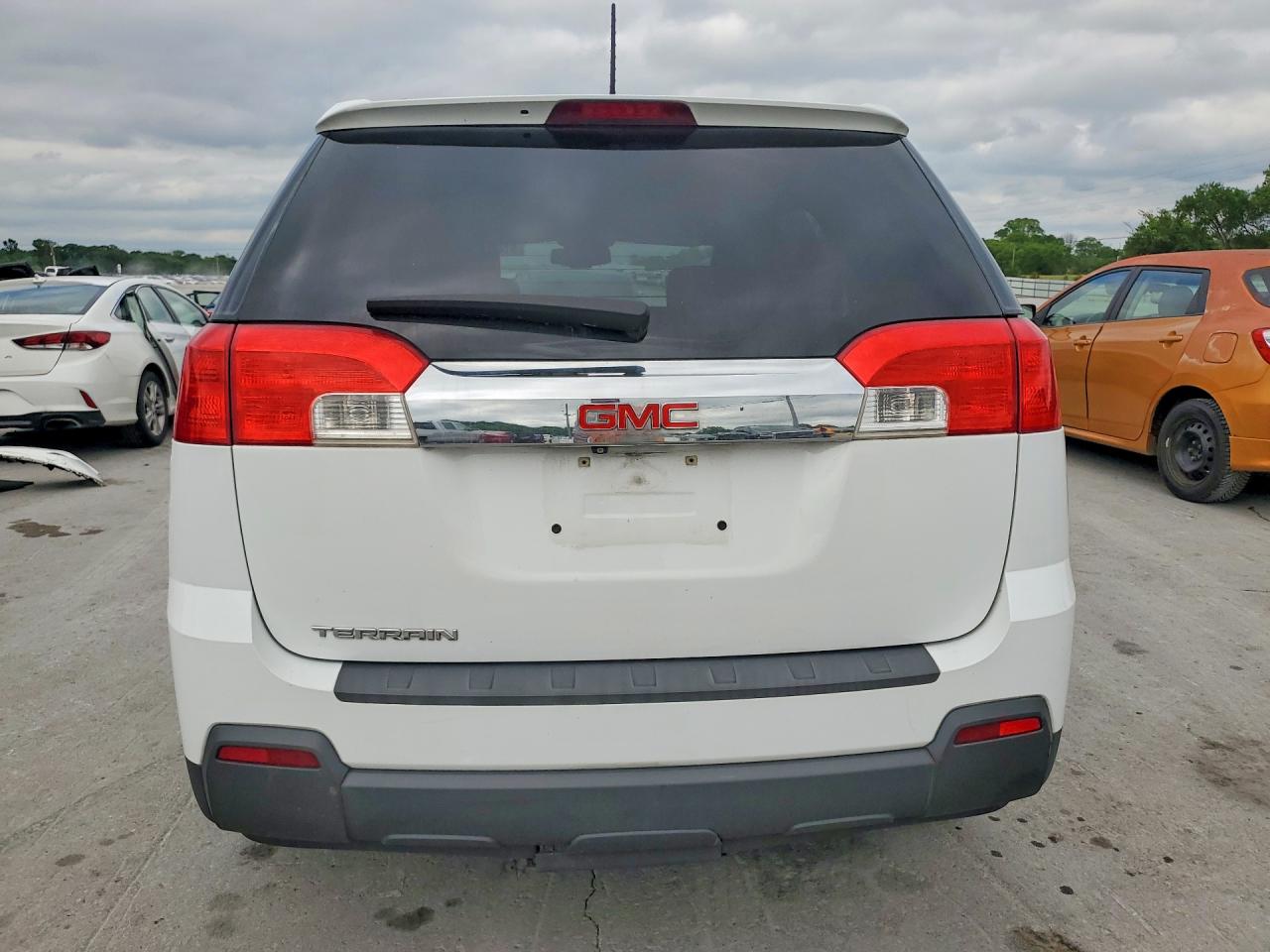 2015 GMC TERRAIN SLE photo 16