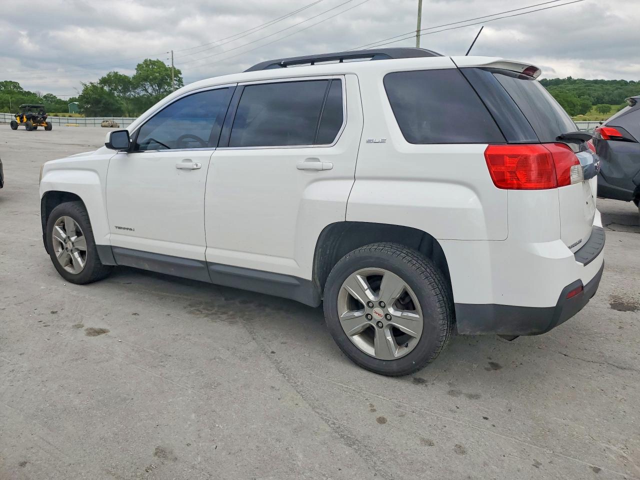 2015 GMC TERRAIN SLE photo 4
