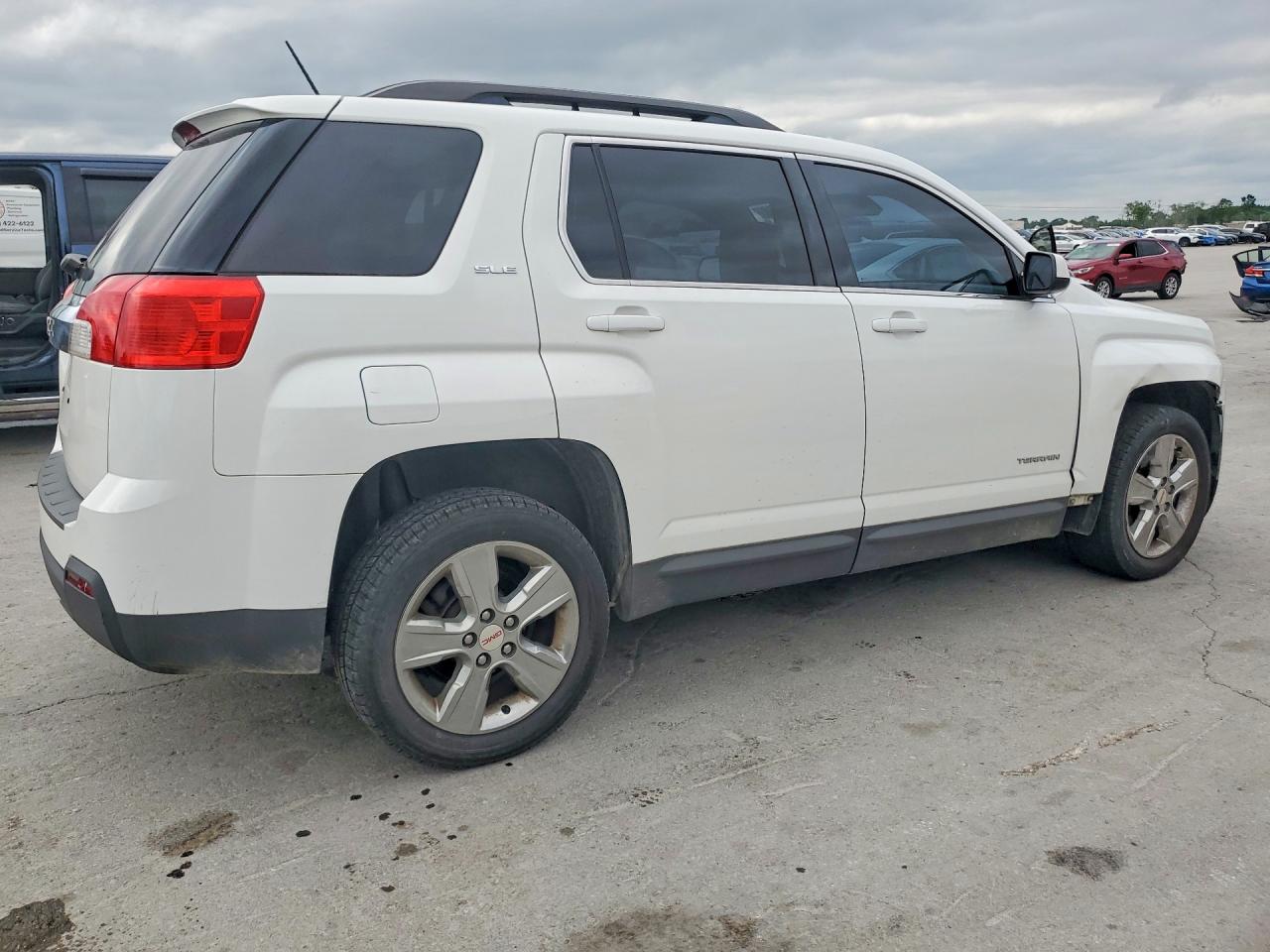 2015 GMC TERRAIN SLE photo 7