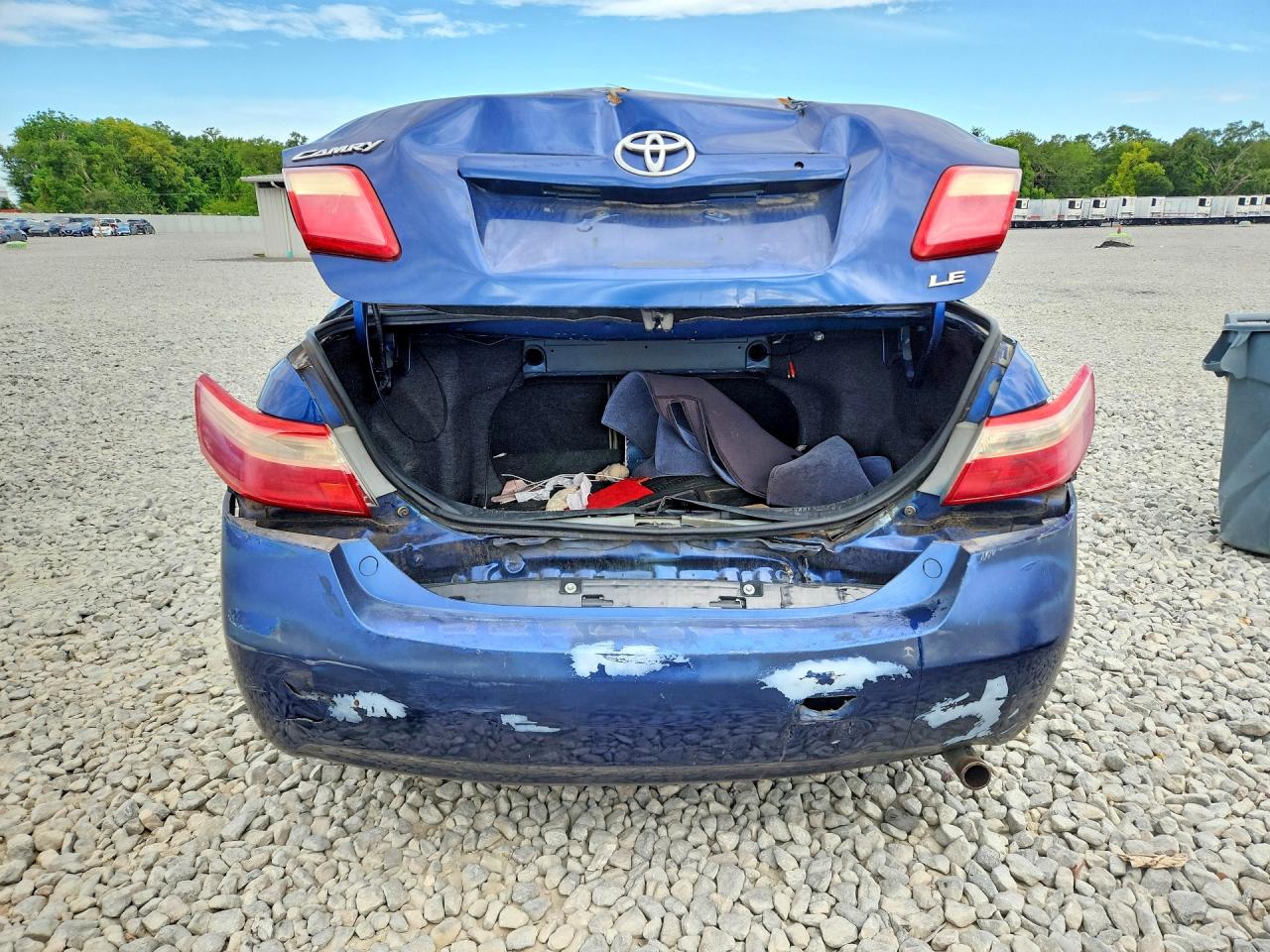 2009 TOYOTA CAMRY LE photo 11