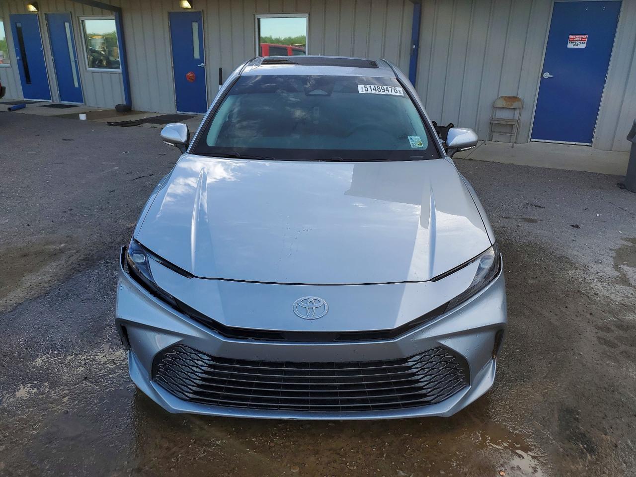 2025 TOYOTA CAMRY LE photo 9