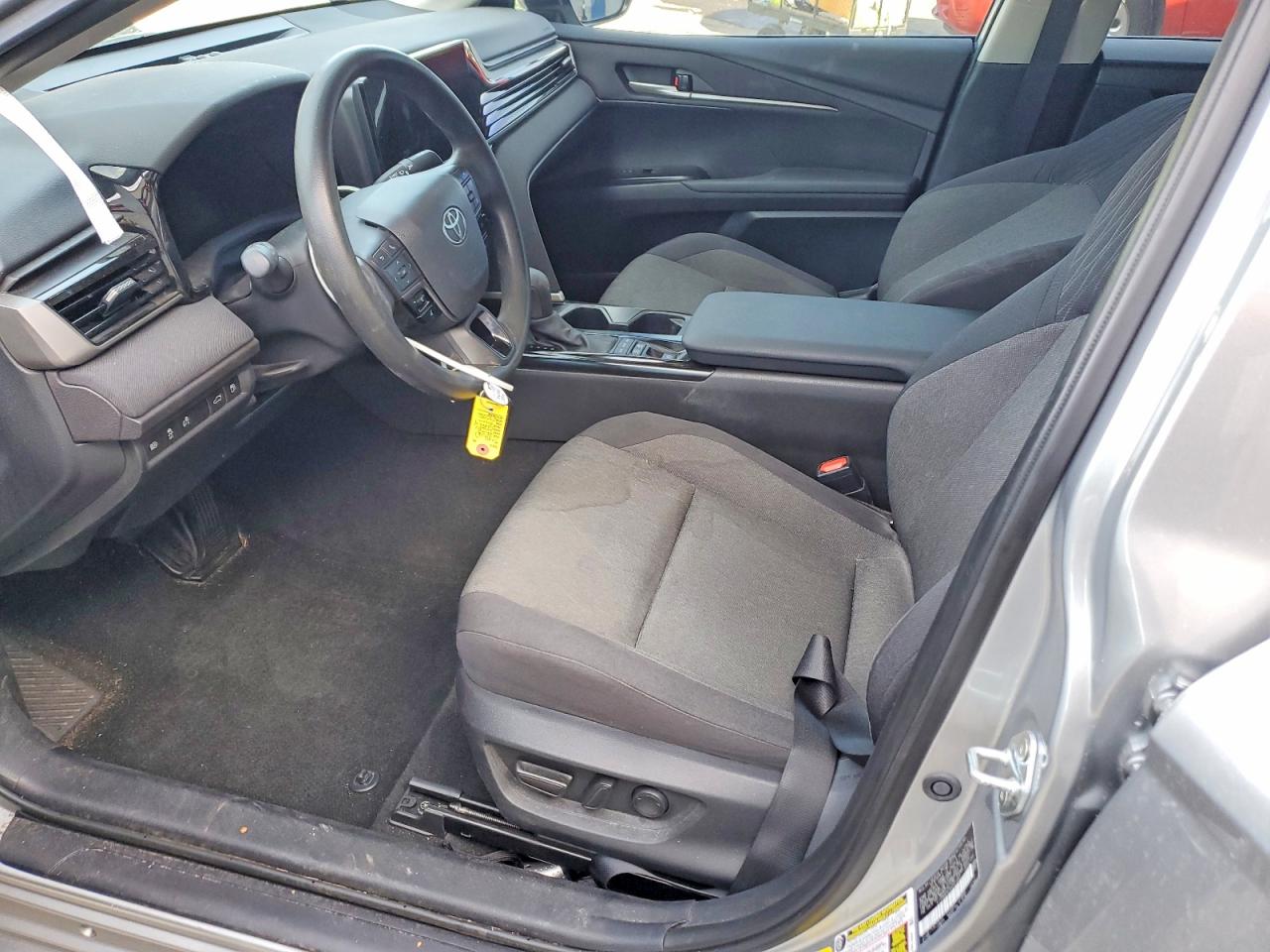 2025 TOYOTA CAMRY LE photo 13