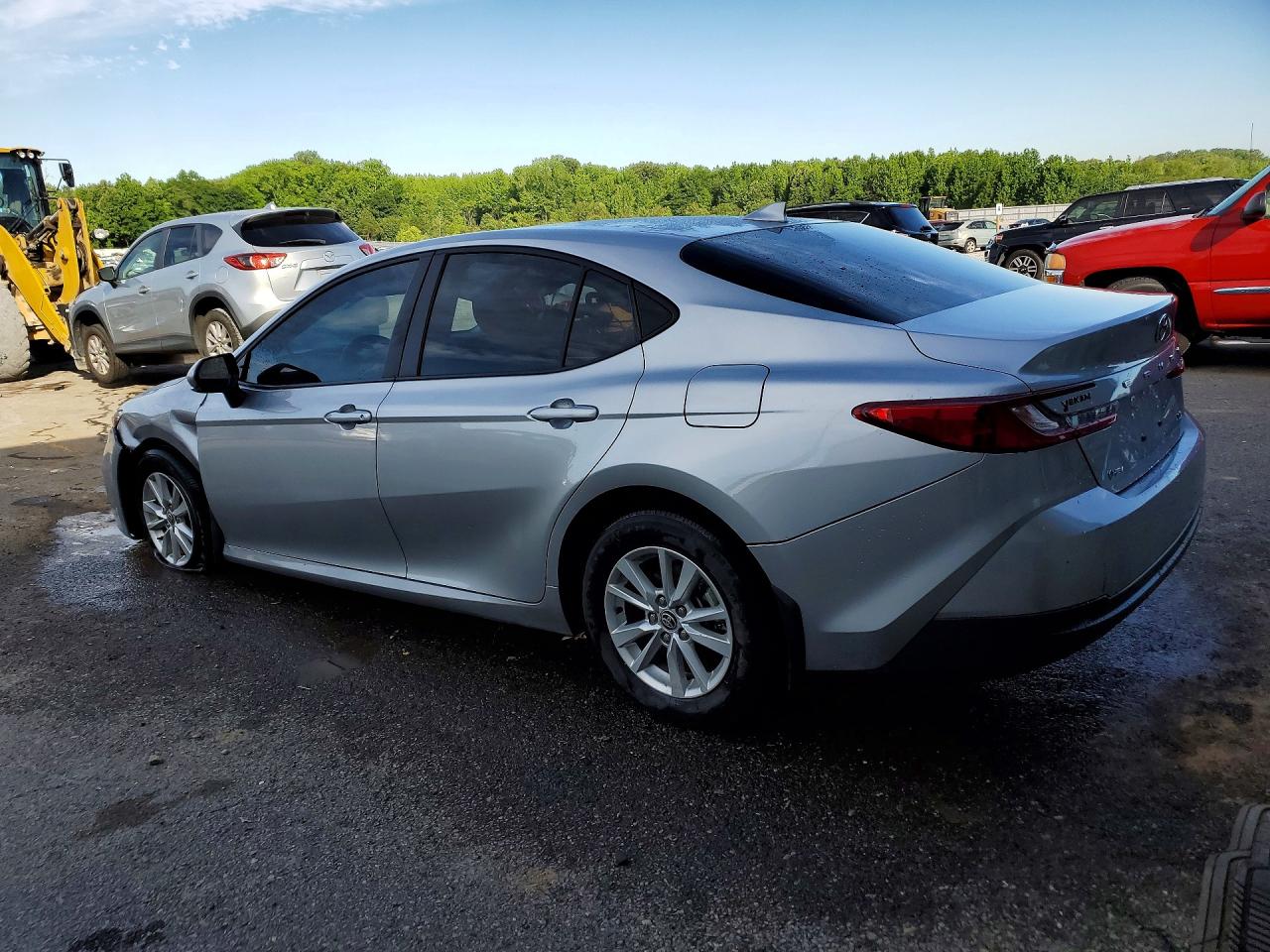 2025 TOYOTA CAMRY LE photo 3