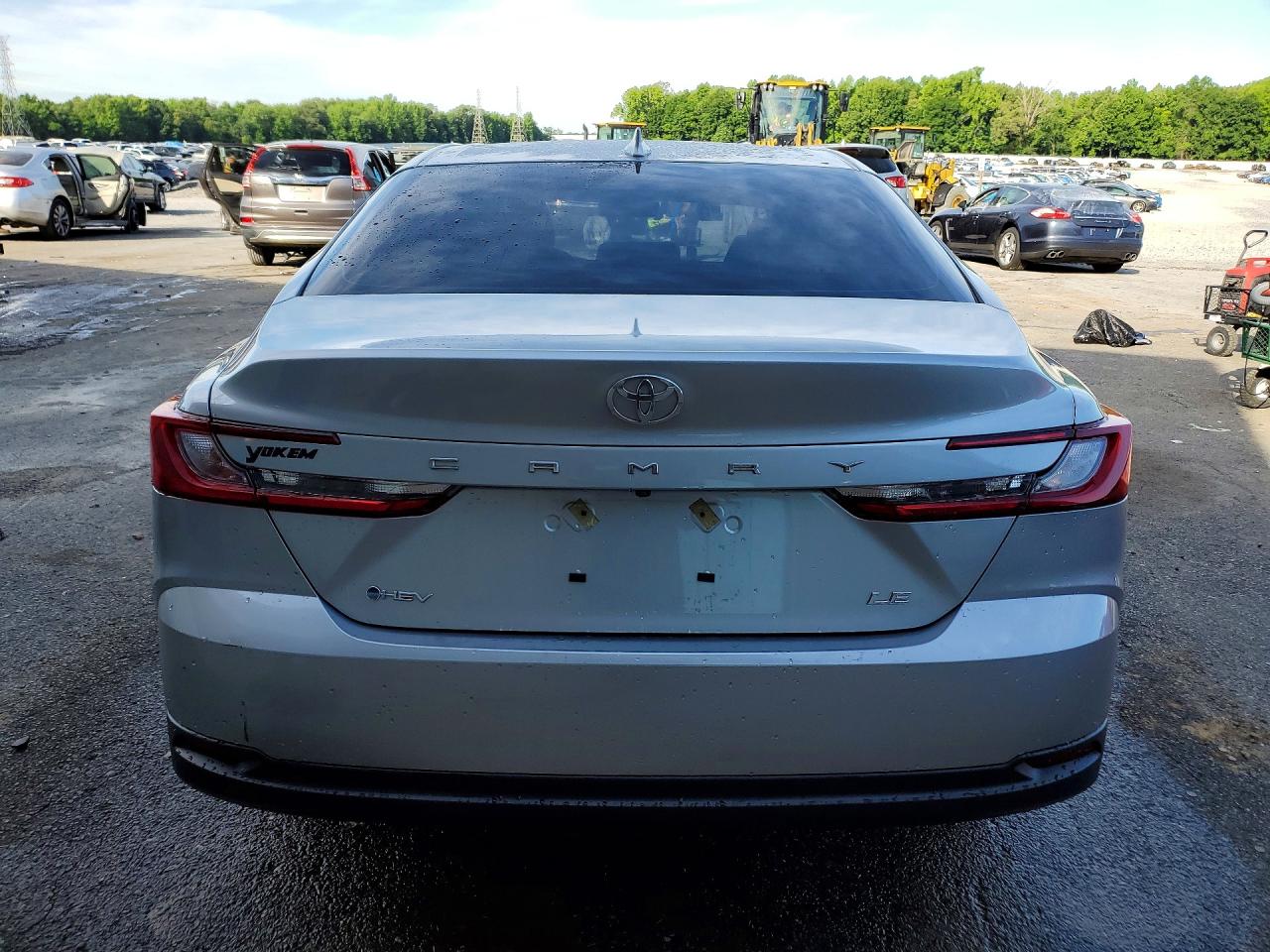 2025 TOYOTA CAMRY LE photo 11