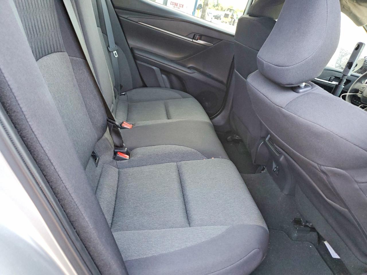 2025 TOYOTA CAMRY LE photo 19