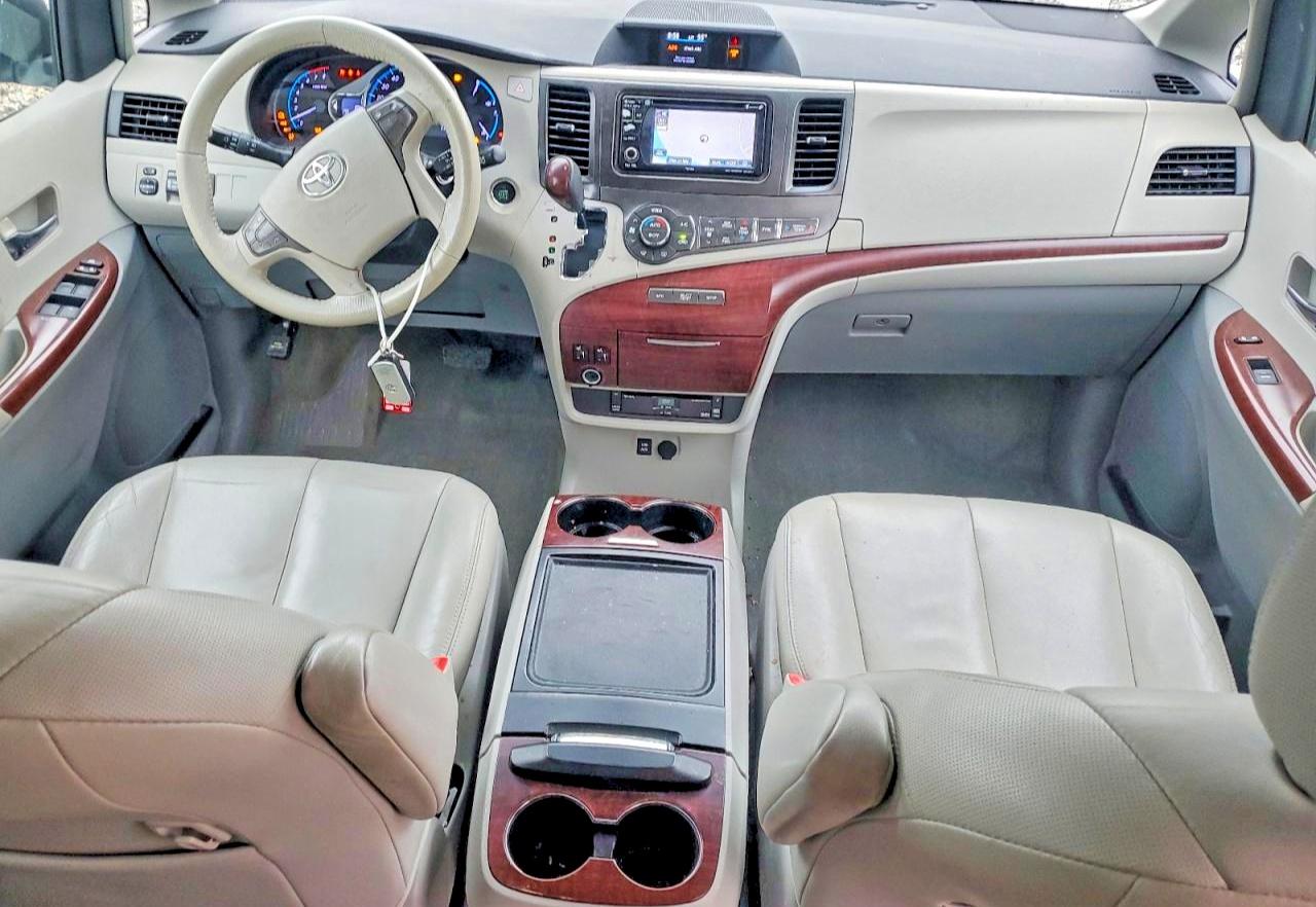 2013 TOYOTA SIENNA XLE 7-PASSENGER photo 15