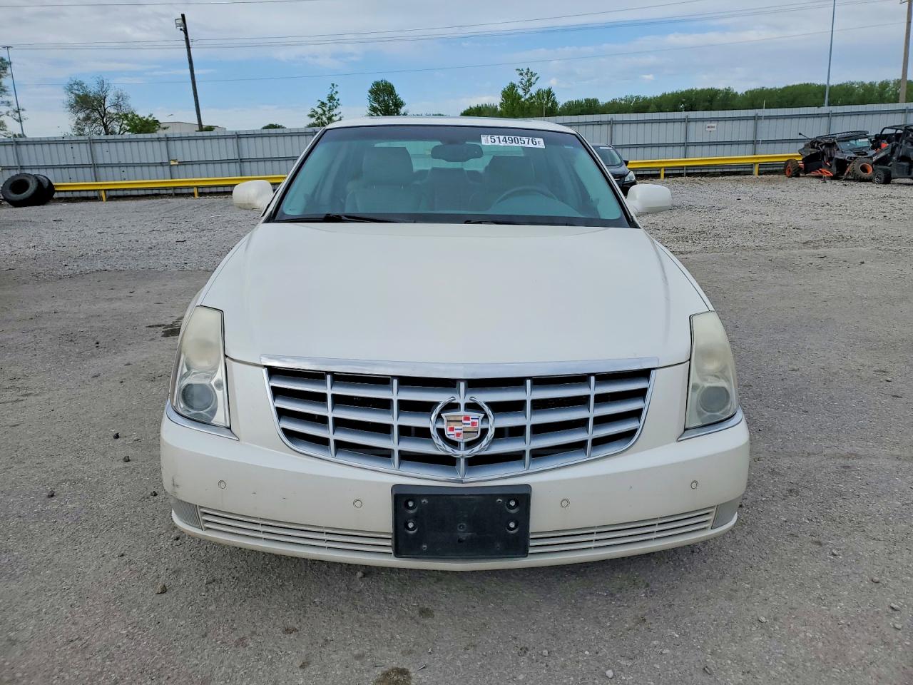 2011 CADILLAC DTS LUXURY COLLECTION photo 13