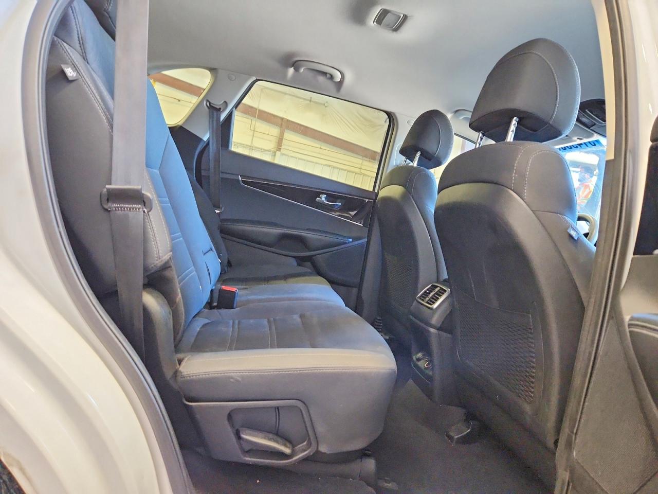 2017 KIA SORENTO LX V6 photo 21