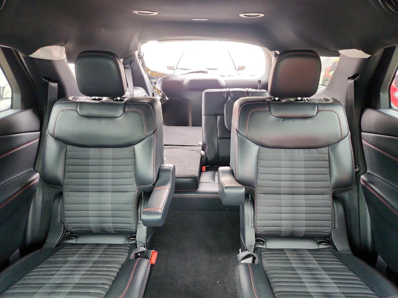 2025 FORD EXPLORER ST-LINE photo 19