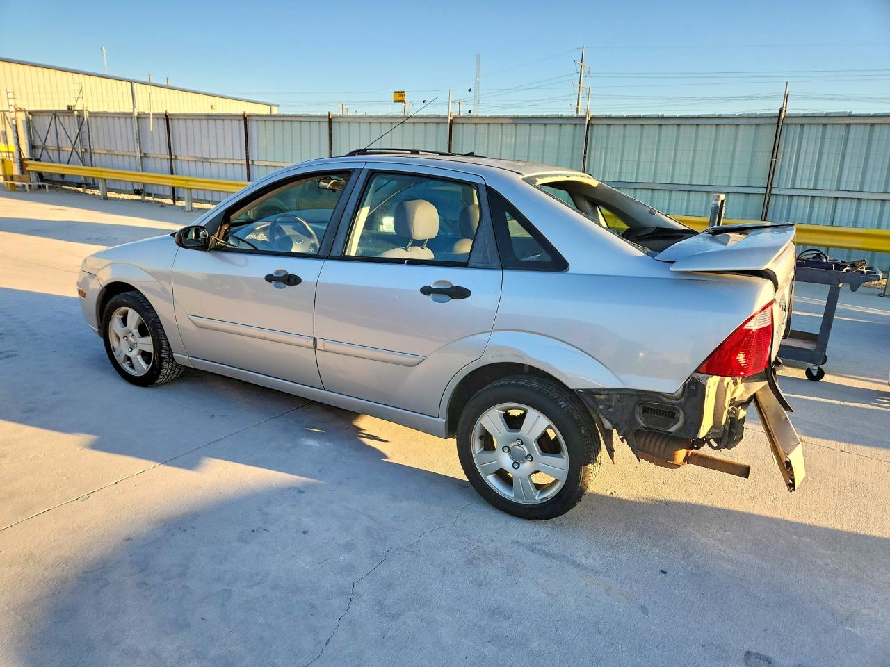 2007 FORD FOCUS ZX4 photo 3