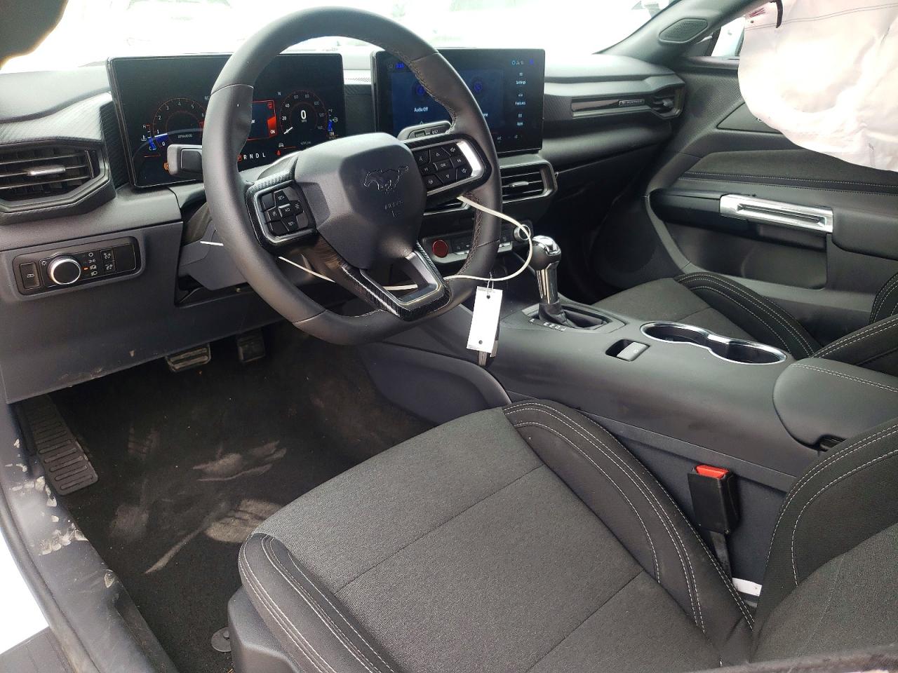 2025 FORD MUSTANG photo 22
