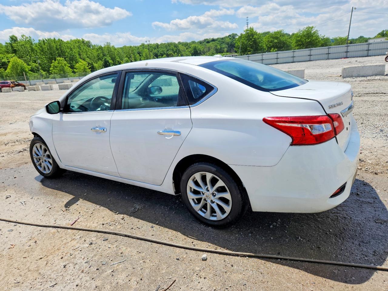 2019 NISSAN SENTRA SV photo 3