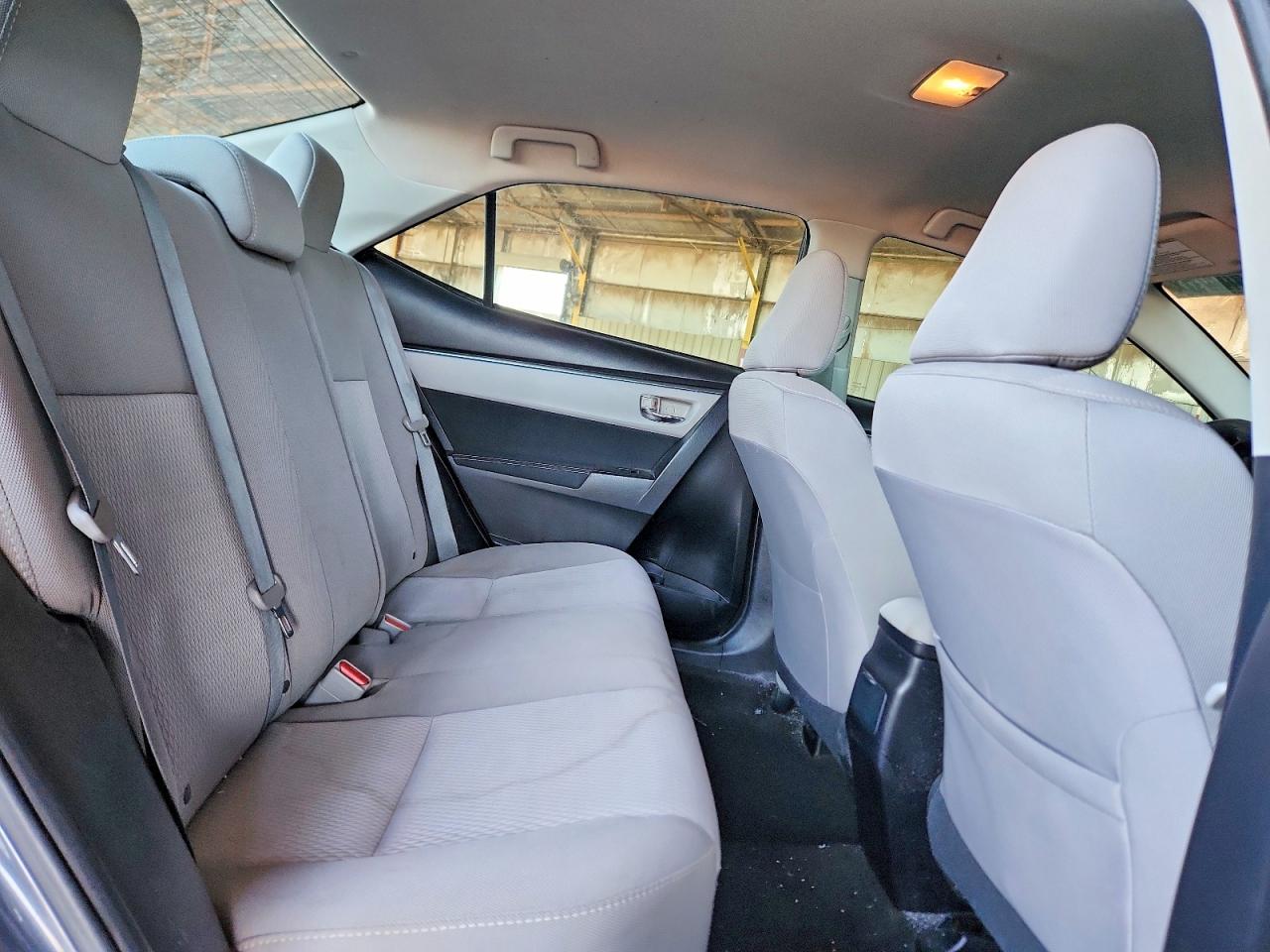 2014 TOYOTA COROLLA LE photo 19