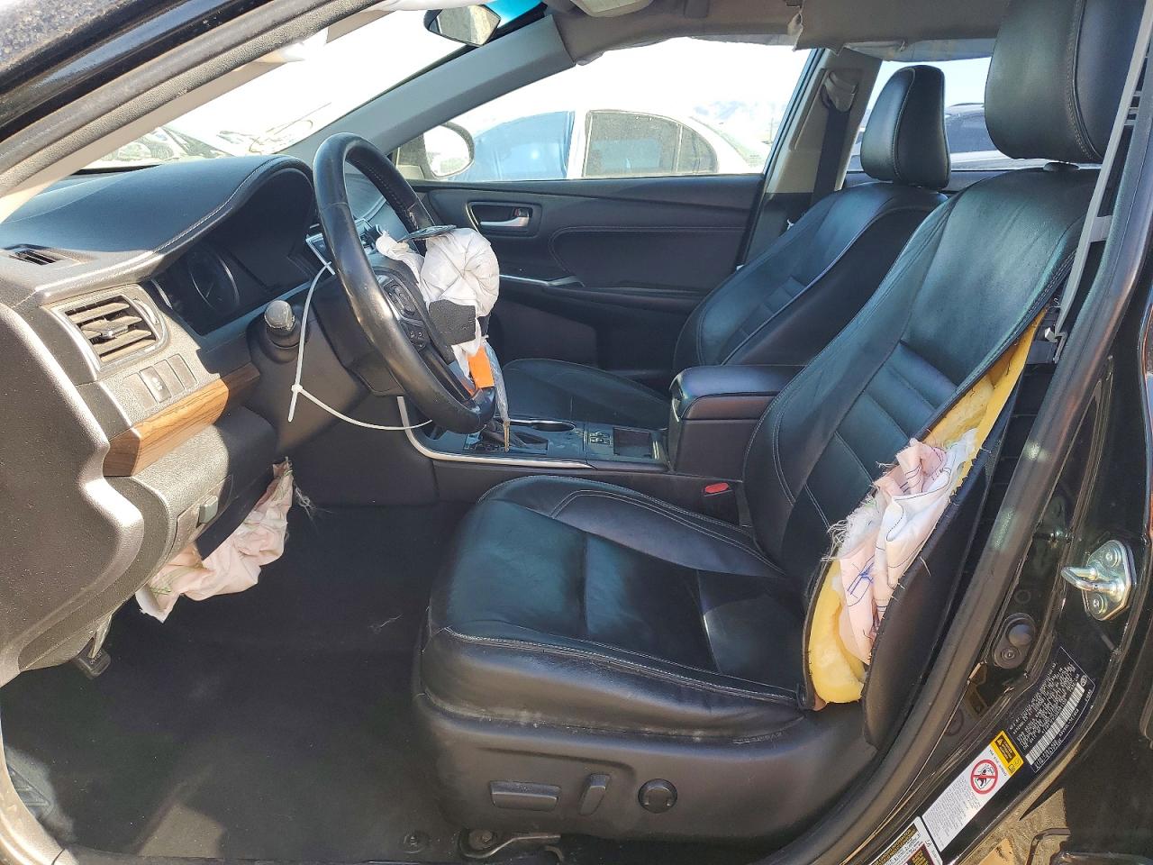 2016 TOYOTA CAMRY XLE photo 19