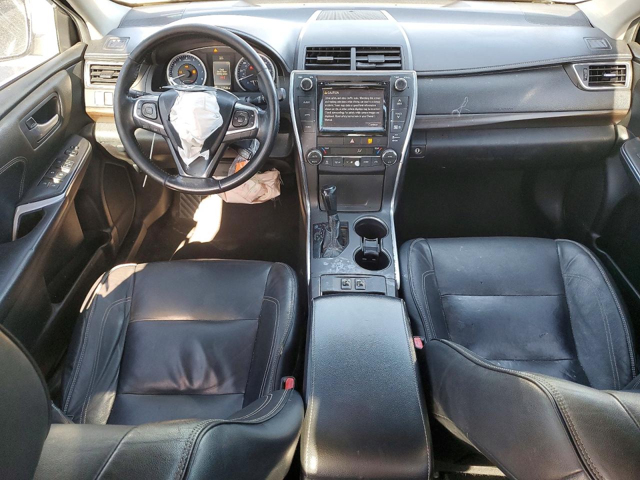 2016 TOYOTA CAMRY XLE photo 22