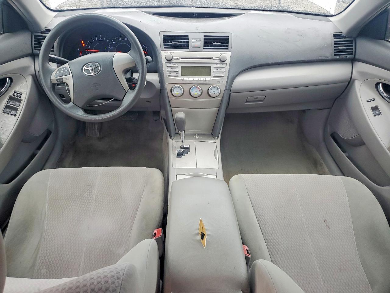2010 TOYOTA CAMRY LE photo 15
