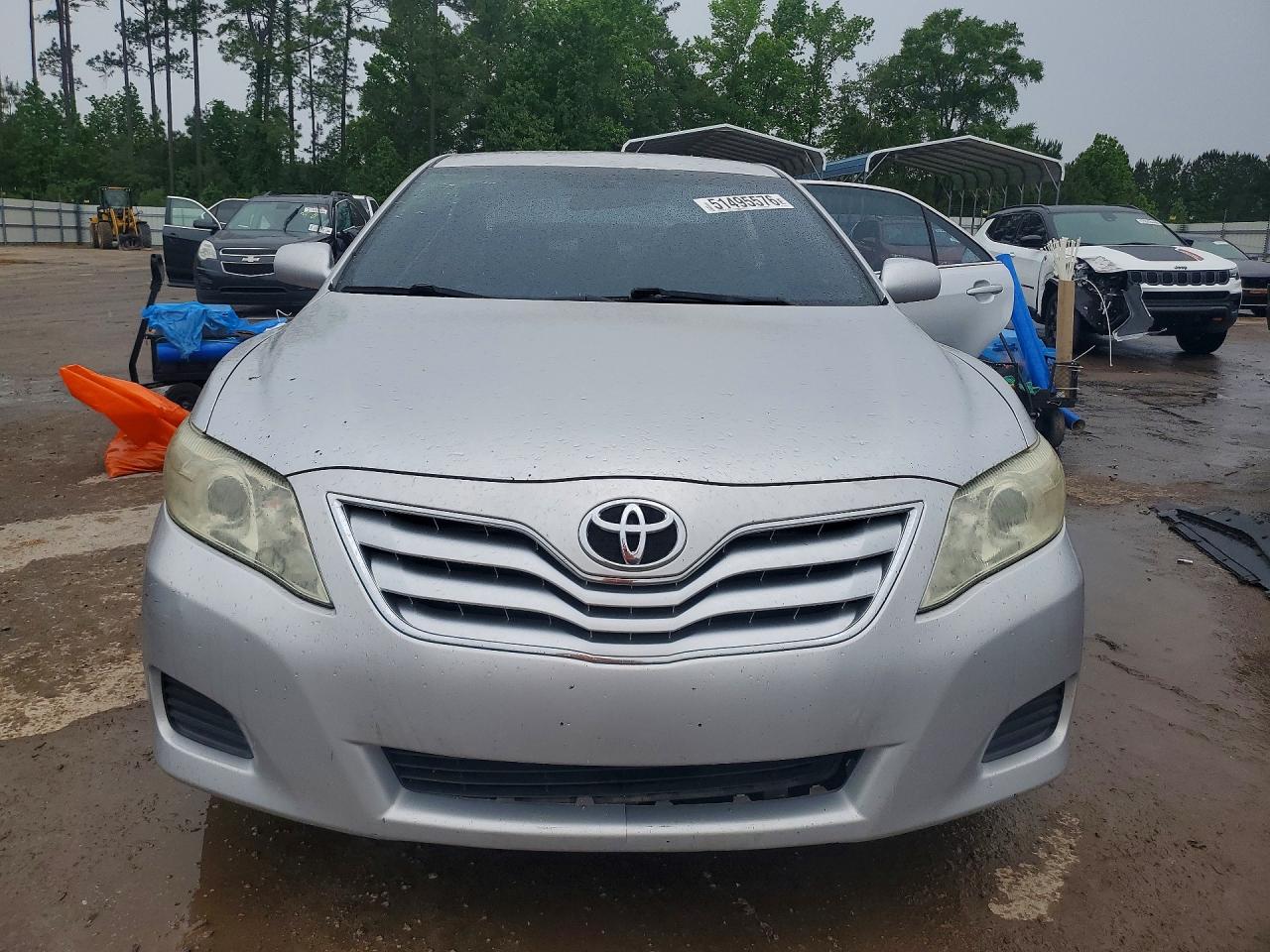 2010 TOYOTA CAMRY LE photo 9