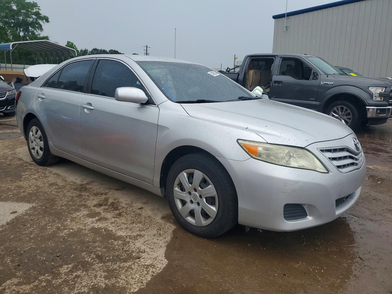 2010 TOYOTA CAMRY LE photo 7