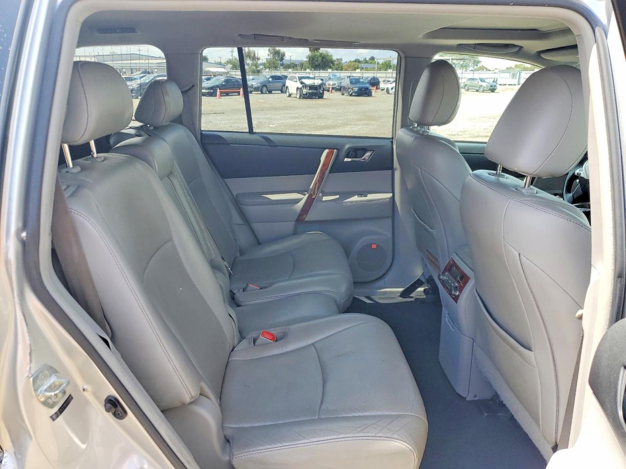 2013 TOYOTA HIGHLANDER LIMITED photo 21