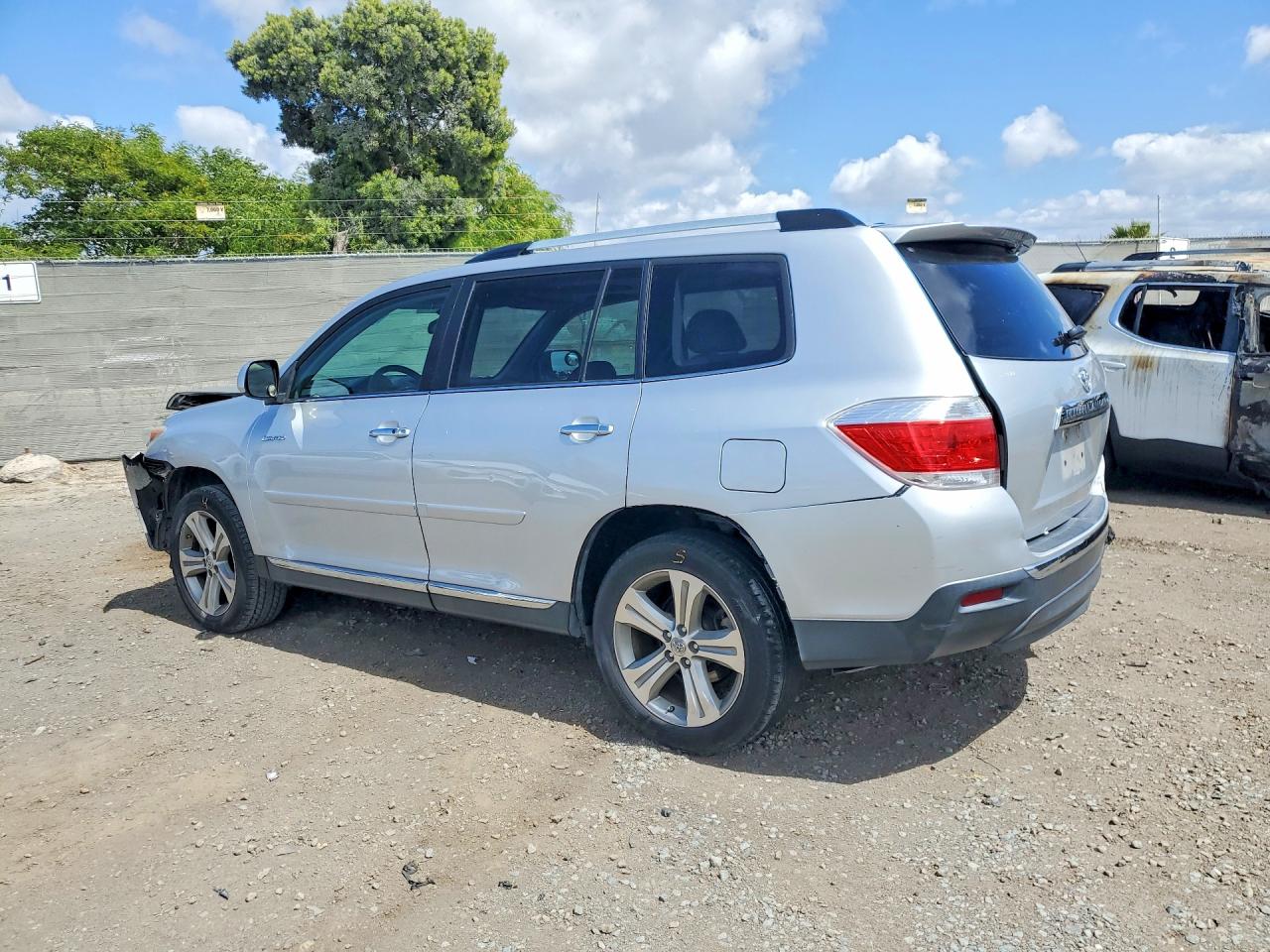 2013 TOYOTA HIGHLANDER LIMITED photo 3