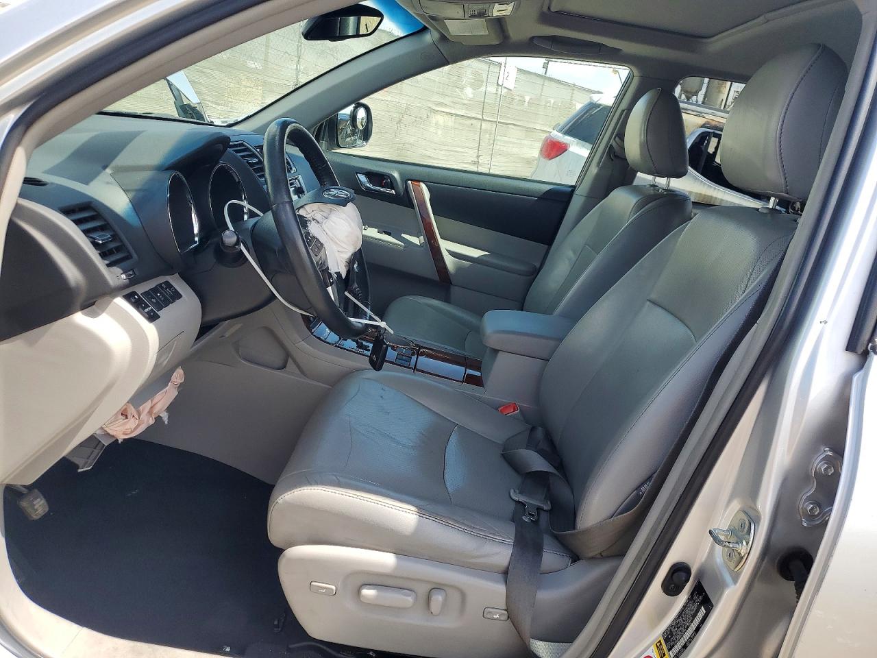 2013 TOYOTA HIGHLANDER LIMITED photo 13